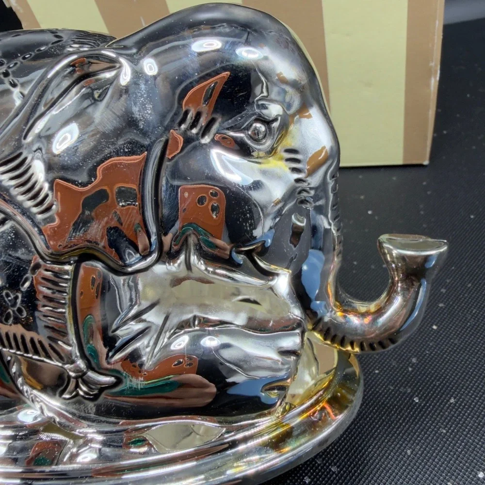 Bombay Company Silver Plated Metal Elephant Coin Bank Quilted Decor‎ with Box